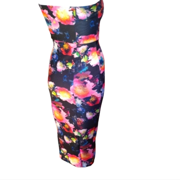 - 🌺Fun flowered strapless bodycon stretch dress with side zipper xs - Picture 4 of 7